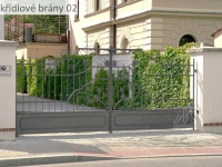 kovaná brána