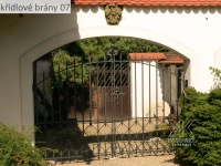 kovaná brána
