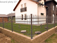 kovaný plot