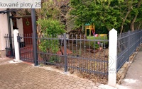 kovaný plot