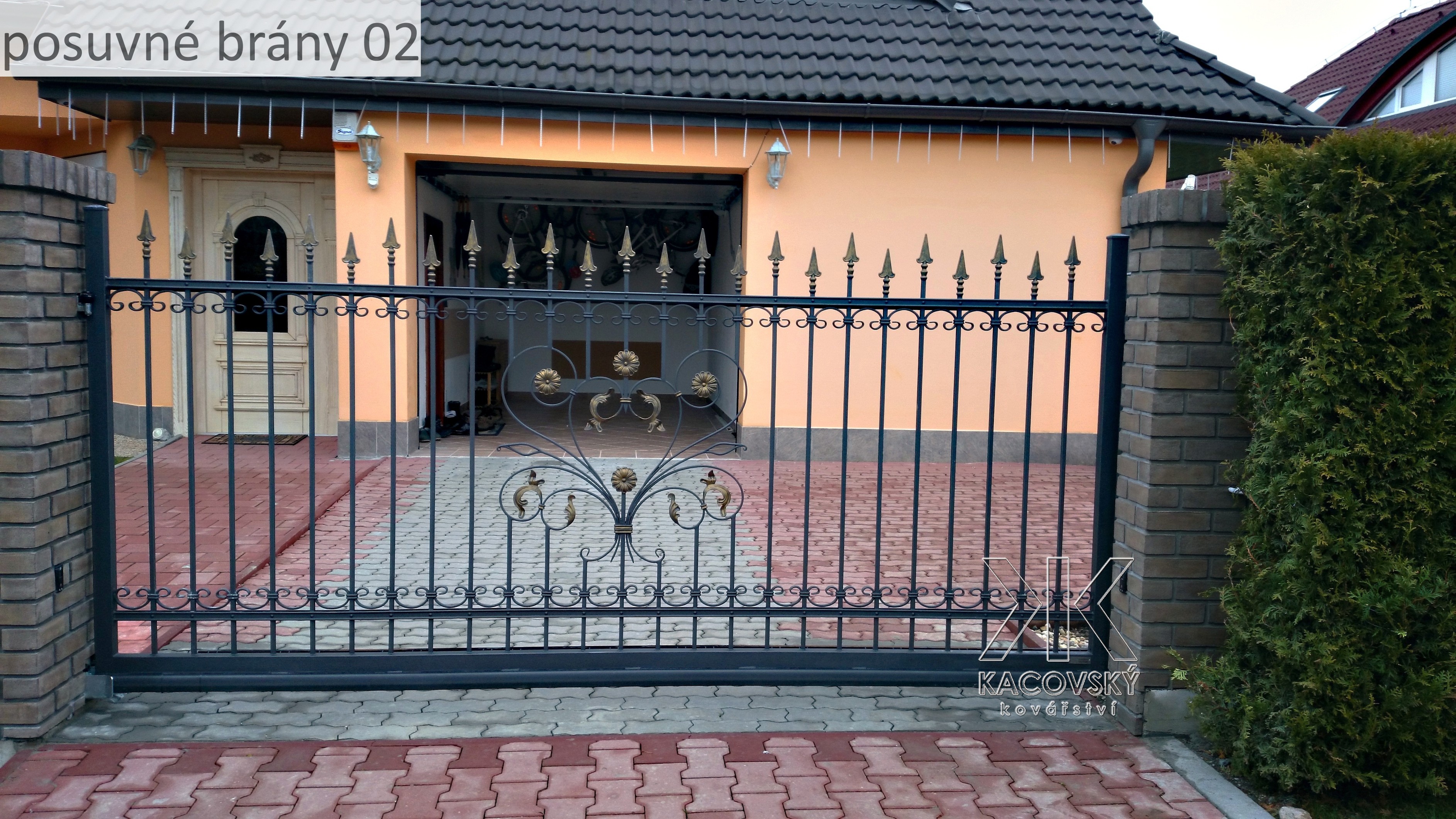 Kovaná posuvná brána